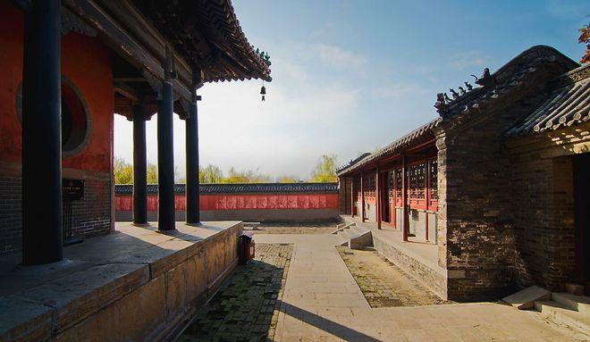 历史上由于古黄河故道的连年水患,于清代顺治年间始建"敕建安澜龙王庙